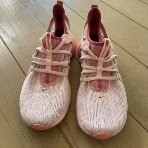 Nike flex contact sneakers size 8.5